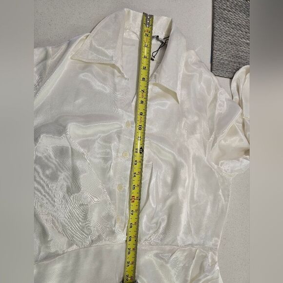 Elegant White Wrap Dress - Picture 11 of 16